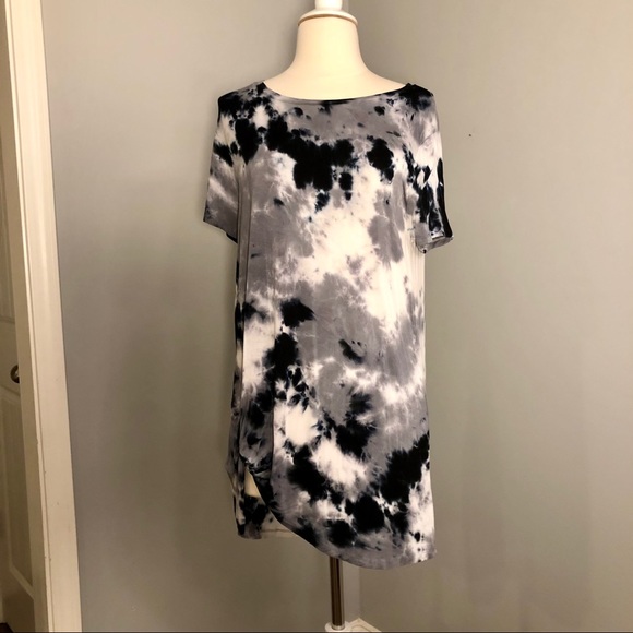 Time and Tru Tie Dye Top - Picture 11 of 11